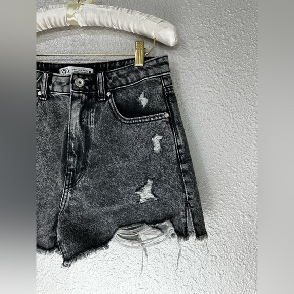 Zara High Rise Cut Off Denim Short Distressed Gray Size 4 US - Picture 5 of 9